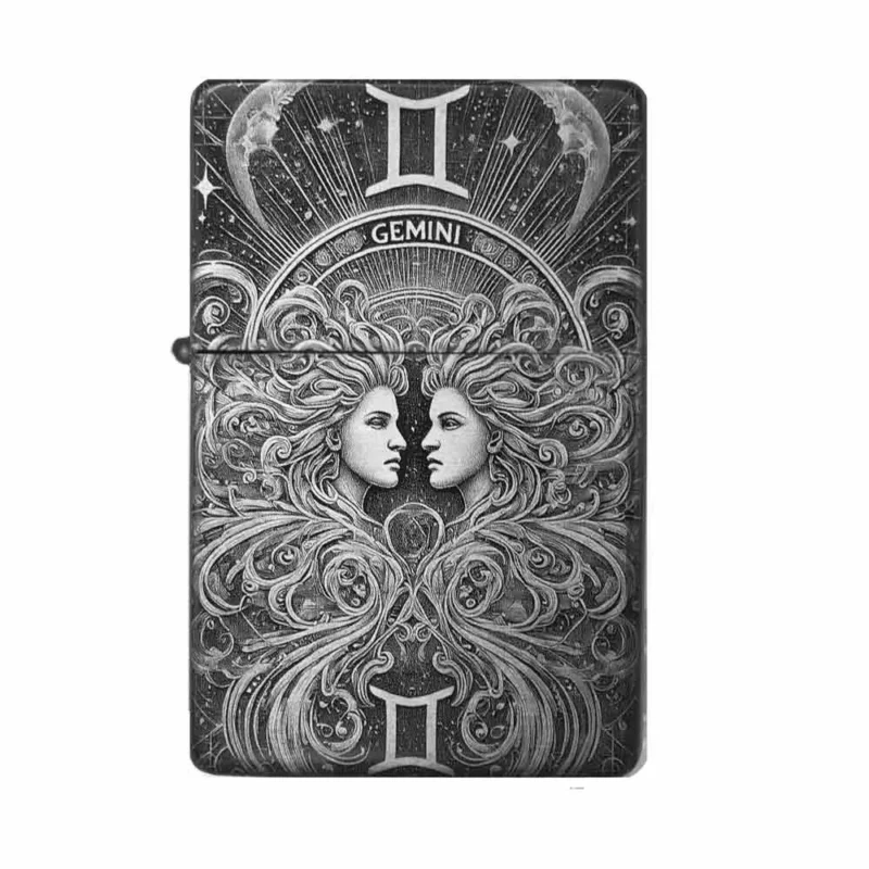 Feuerzeug mit Zwillinge-Sternzeichen Gravur – Zwei spiegelnde Gesichter mit kunstvollen Haarmustern und astrologischen Elementen