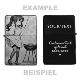 Beispiel Gravur auf Rückseite – Anime BBQ Feuerzeug mit Wunschtext personalisiert