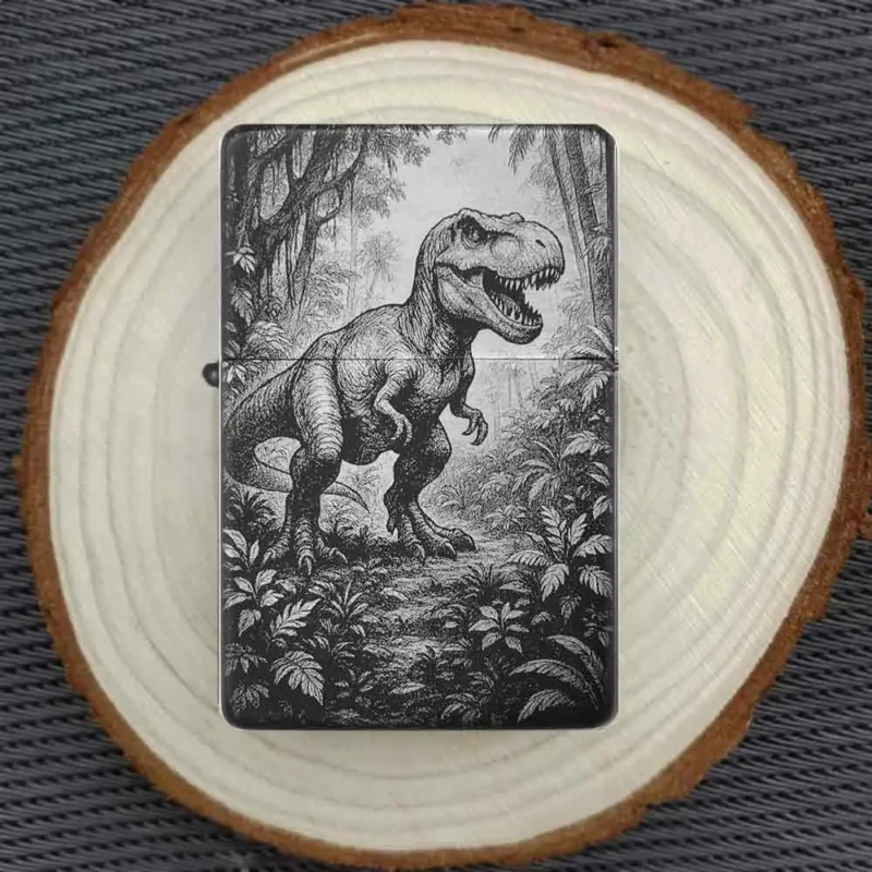 Personalisiertes T-Rex Feuerzeug auf Holzplatte fotografiert