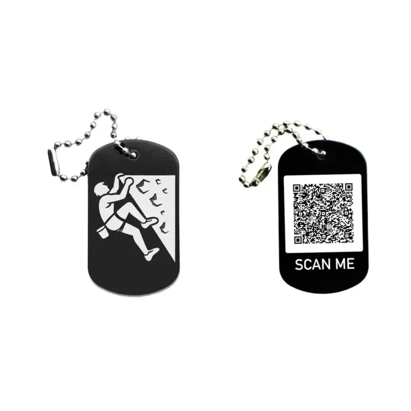 Dogtag mit Klettermotiv, daneben Beispiel eines personalisierten QR-Codes