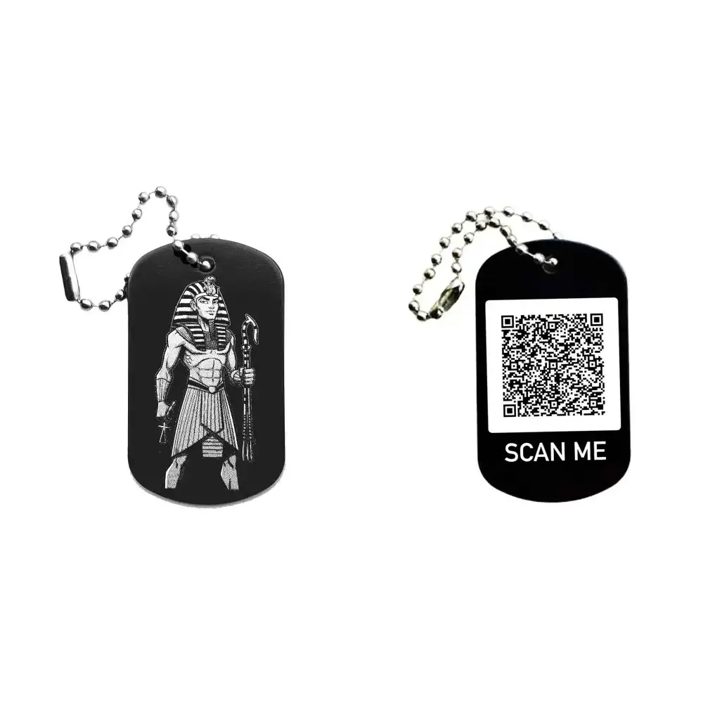 Dogtag mit Pharaomotiv, daneben Beispiel eines personalisierten QR-Codes