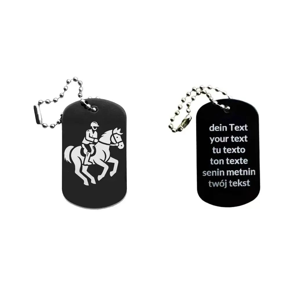 Dogtag mit Reitermotiv, daneben Beispiel eines personalisierten Textes