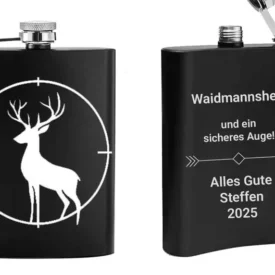 Mattschwarzer personalisierter Flachmann mit einer Beispielgravur eines Jagdspruches (