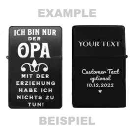 Zeigt die Vorder- und Rückseite des personalisierbaren Feuerzeugs mit lustigem Opa-Spruch und einem Beispiel für eine Wunschgravur.