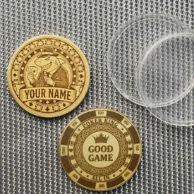 Standard-Rückseite im Casino-Chip-Design neben der Hai-Vorderseite.