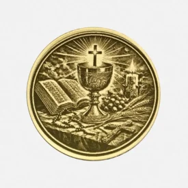 Detailansicht Messingmünze Kommunion und Konfirmation als Schutzbegleiter mit christlichen Symbolen wie Kelch Kreuz Bibel und Kerze